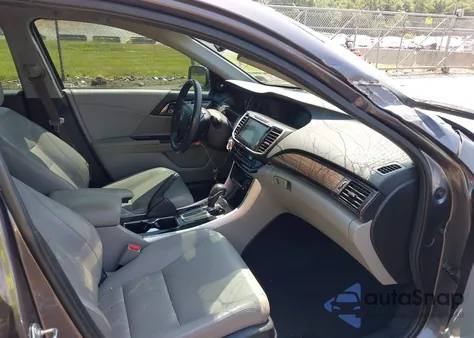 2016 Honda Accord Touring из США, поврежденный, VIN 1HGCR3F94GA009459